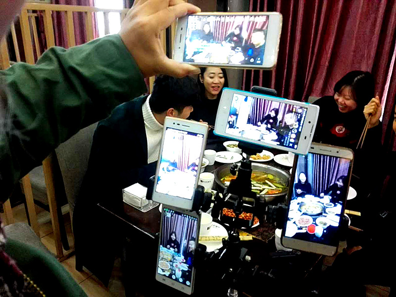 南充直播达人用5个平台直播花小仙从北京回到