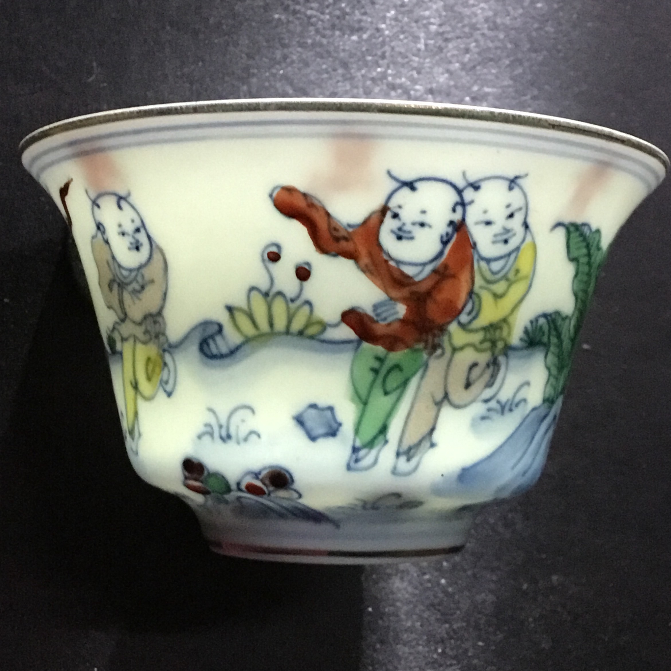 明成化斗彩姹紫婴戏图/御赐万贵妃专用撇口杯美品仅见