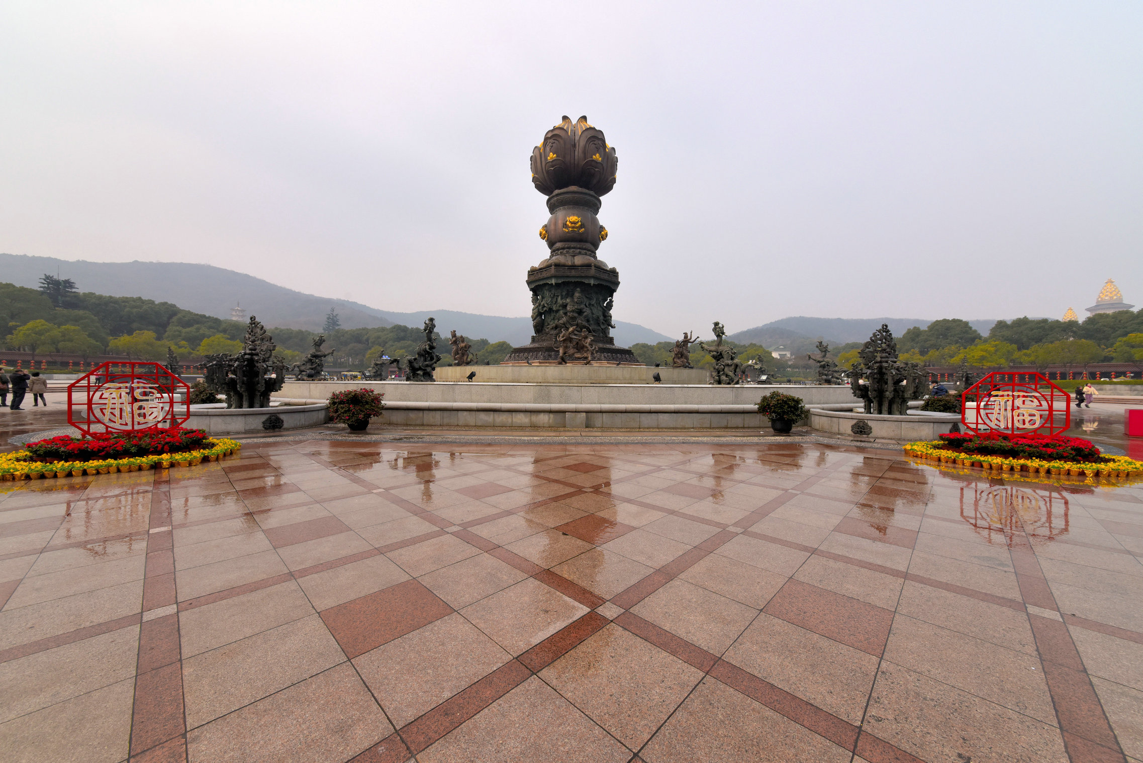 072403nx12o752ldanurbx.jpg