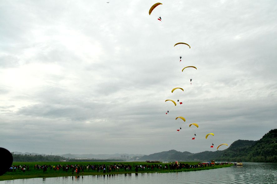 170051xlt1hqejuitogeca.jpg