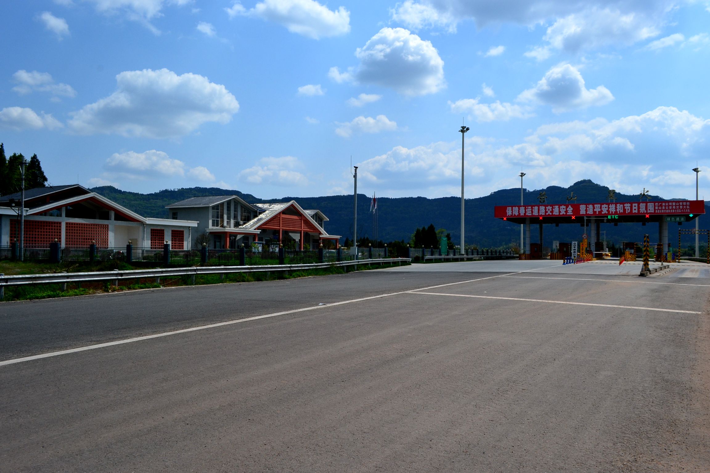 星火老旧街道走一走 再去高速巴南广出口