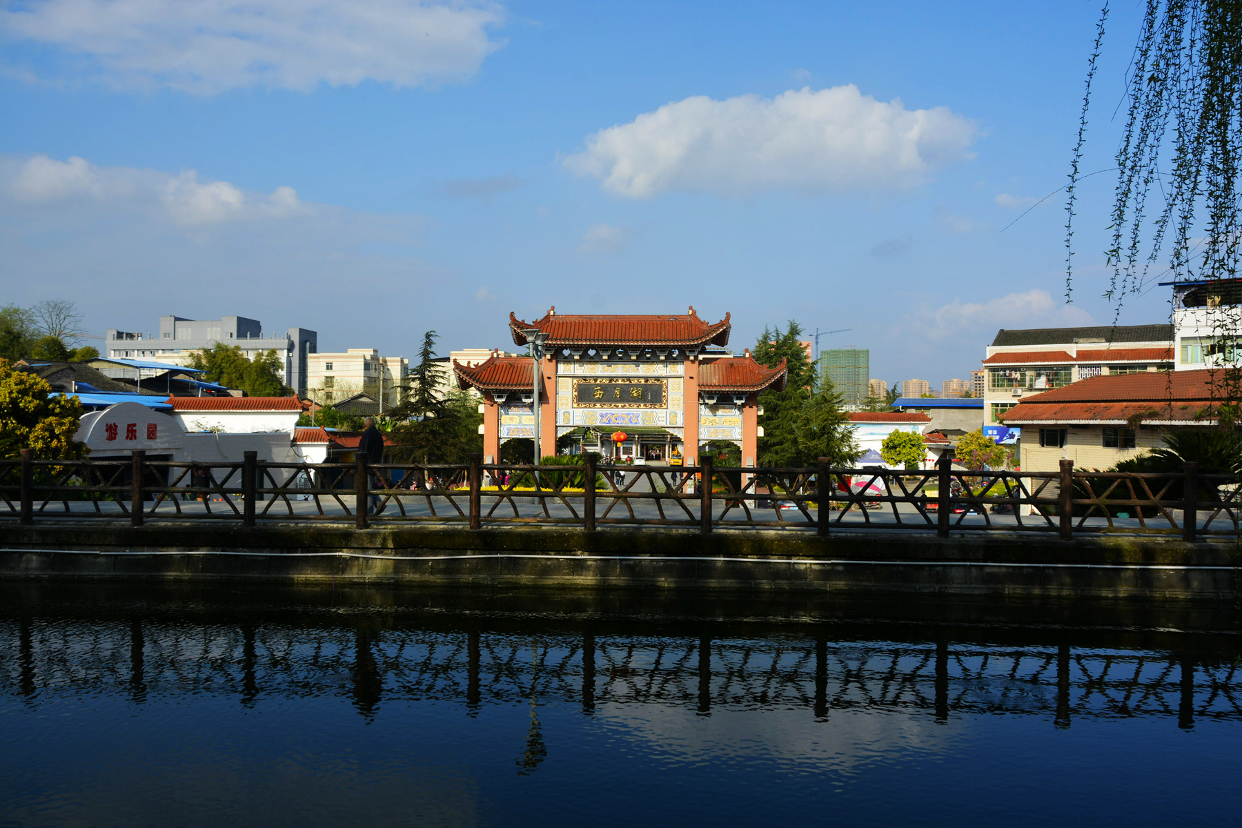 190553wpf8twtzwu9w2y80.jpg