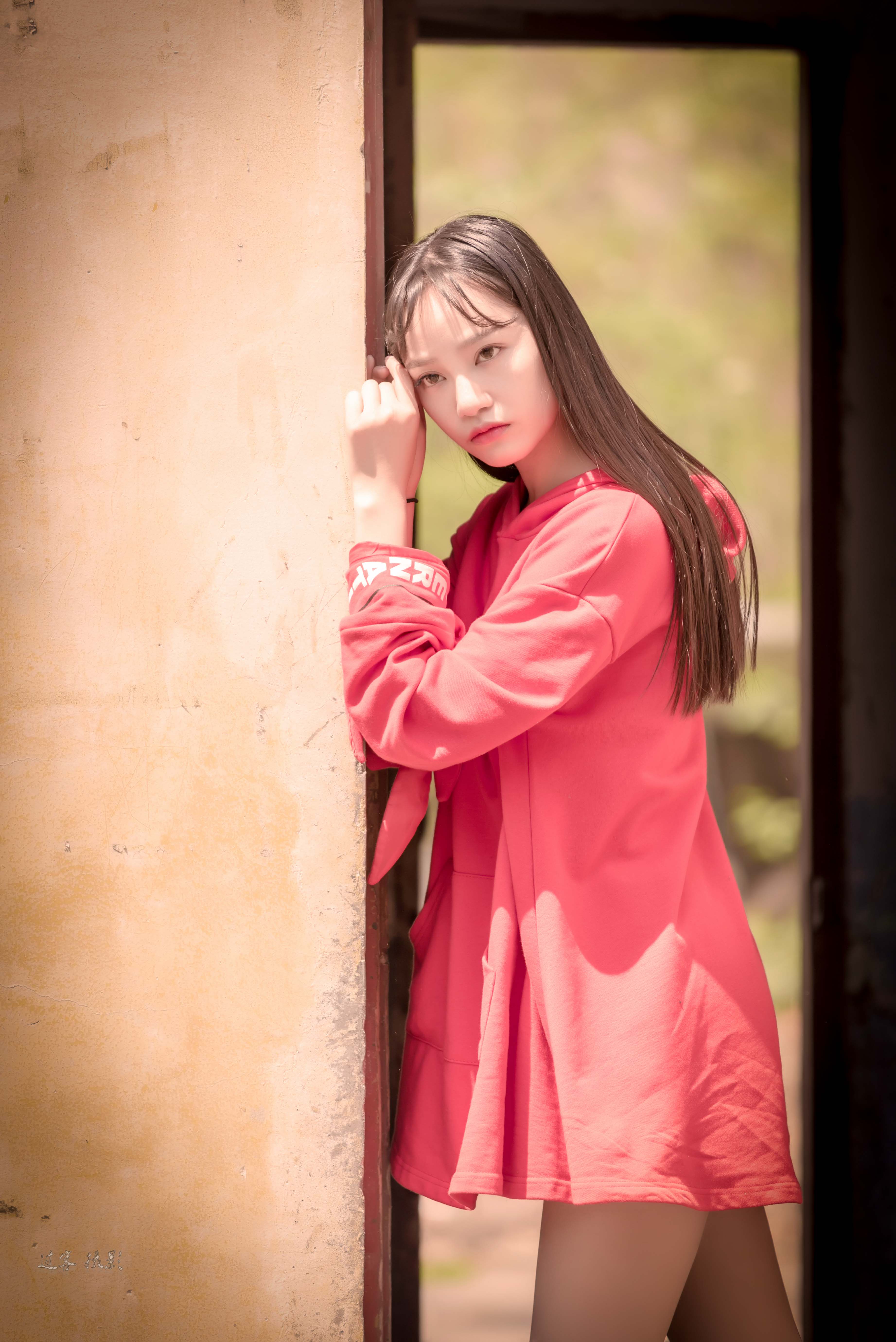 魅力彭州丹景山红衣女郎