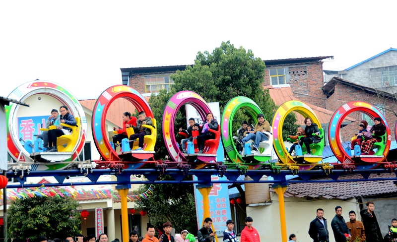 第四届"美在身边梦圆营山"网络摄影大赛作品:《开心乐园》相机类