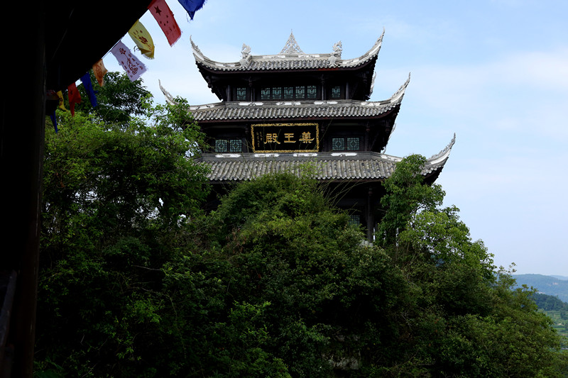 142203nqjieiwvi0fdiv50.jpg