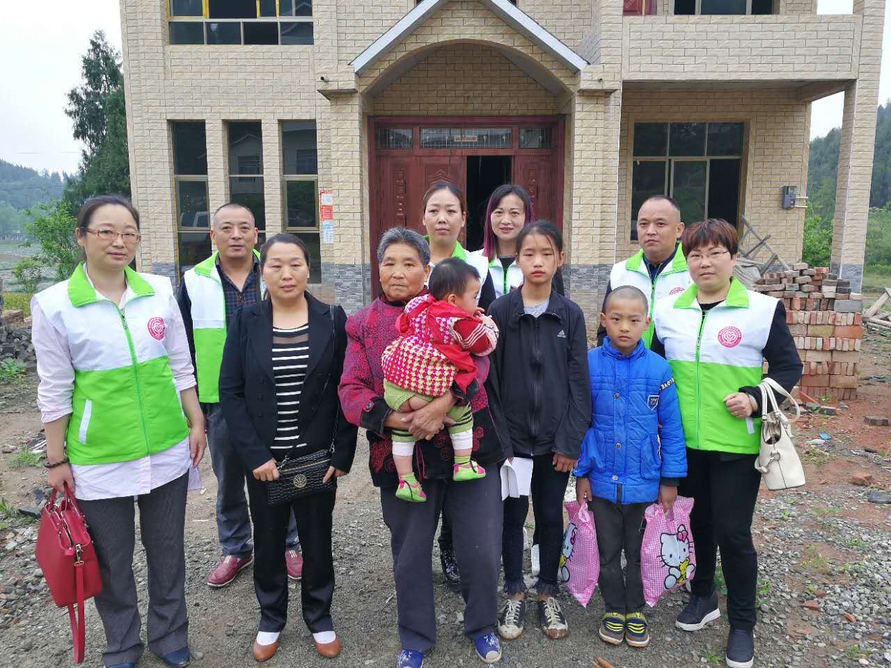 211804cn6riitsil3tle79.jpg