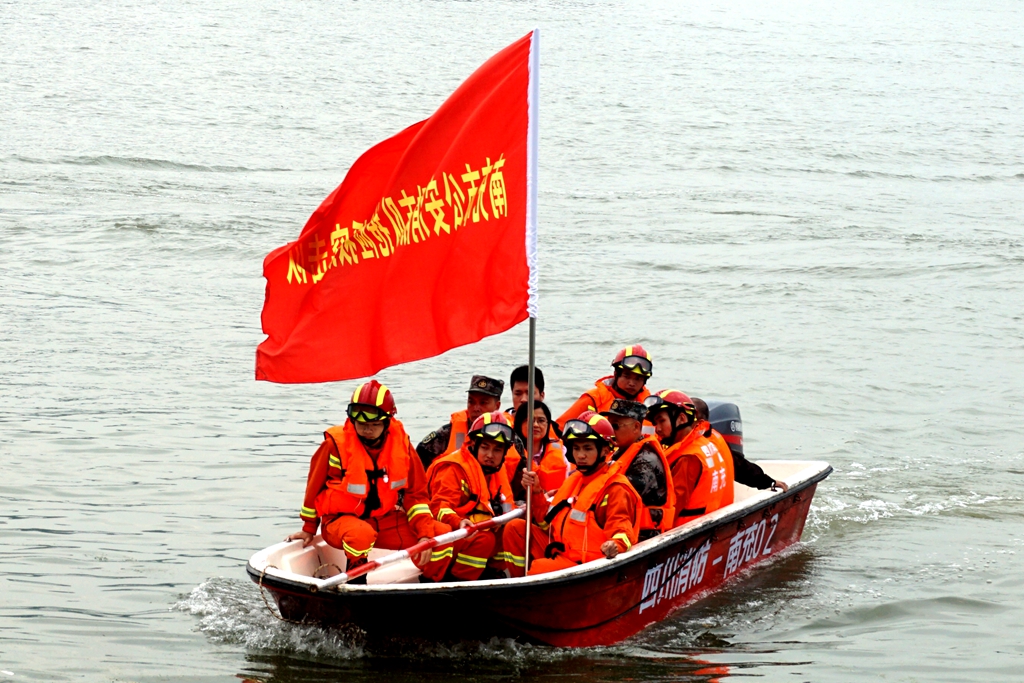 DSC08195_.jpg