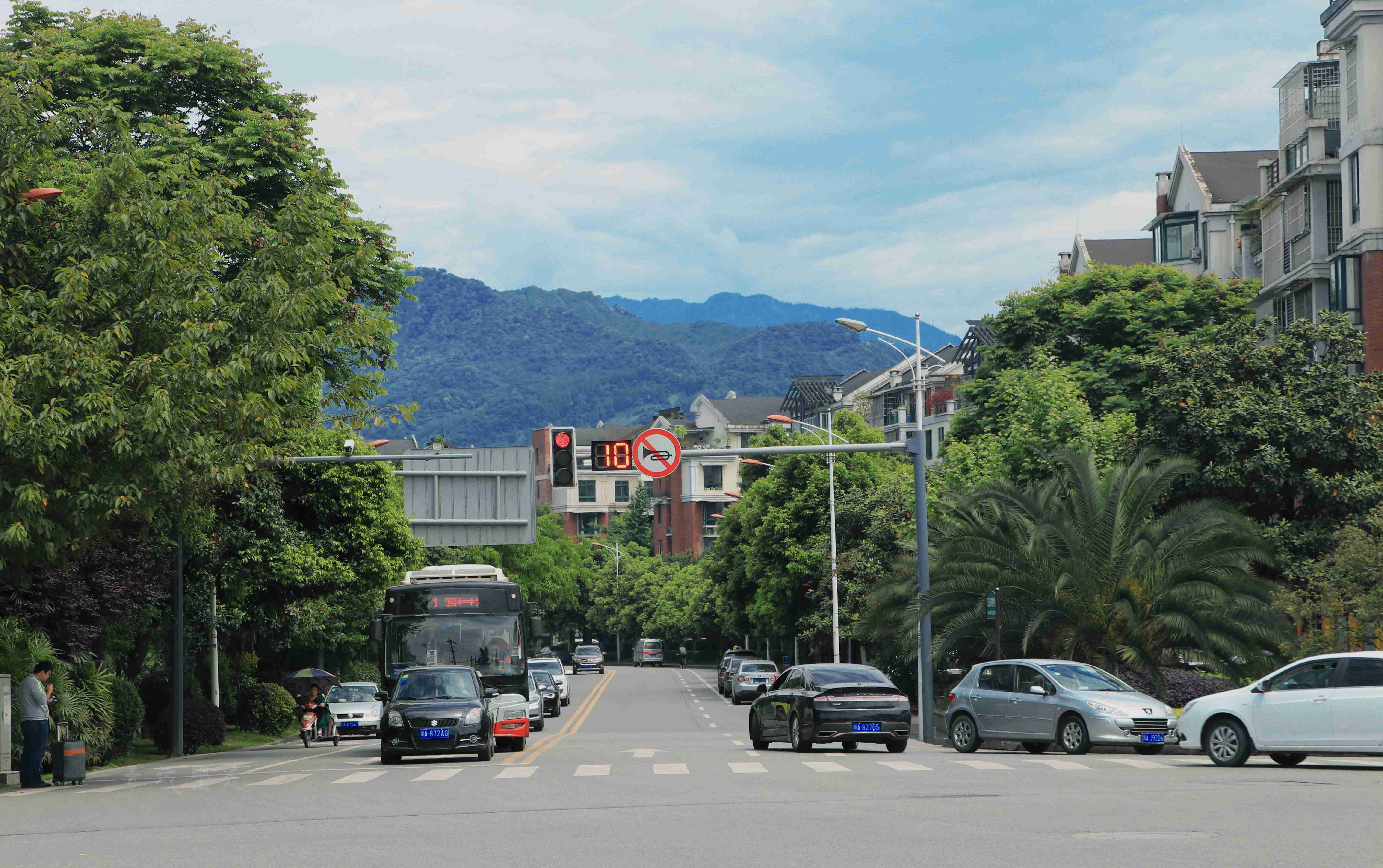 都江堰市奎光塔街道美景,城市新街景,变化大!