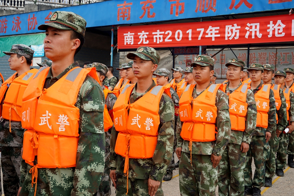 武警戰士,錚錚男兒,服務市民,奉獻忠誠-南充論壇-麻辣社區 四川第一