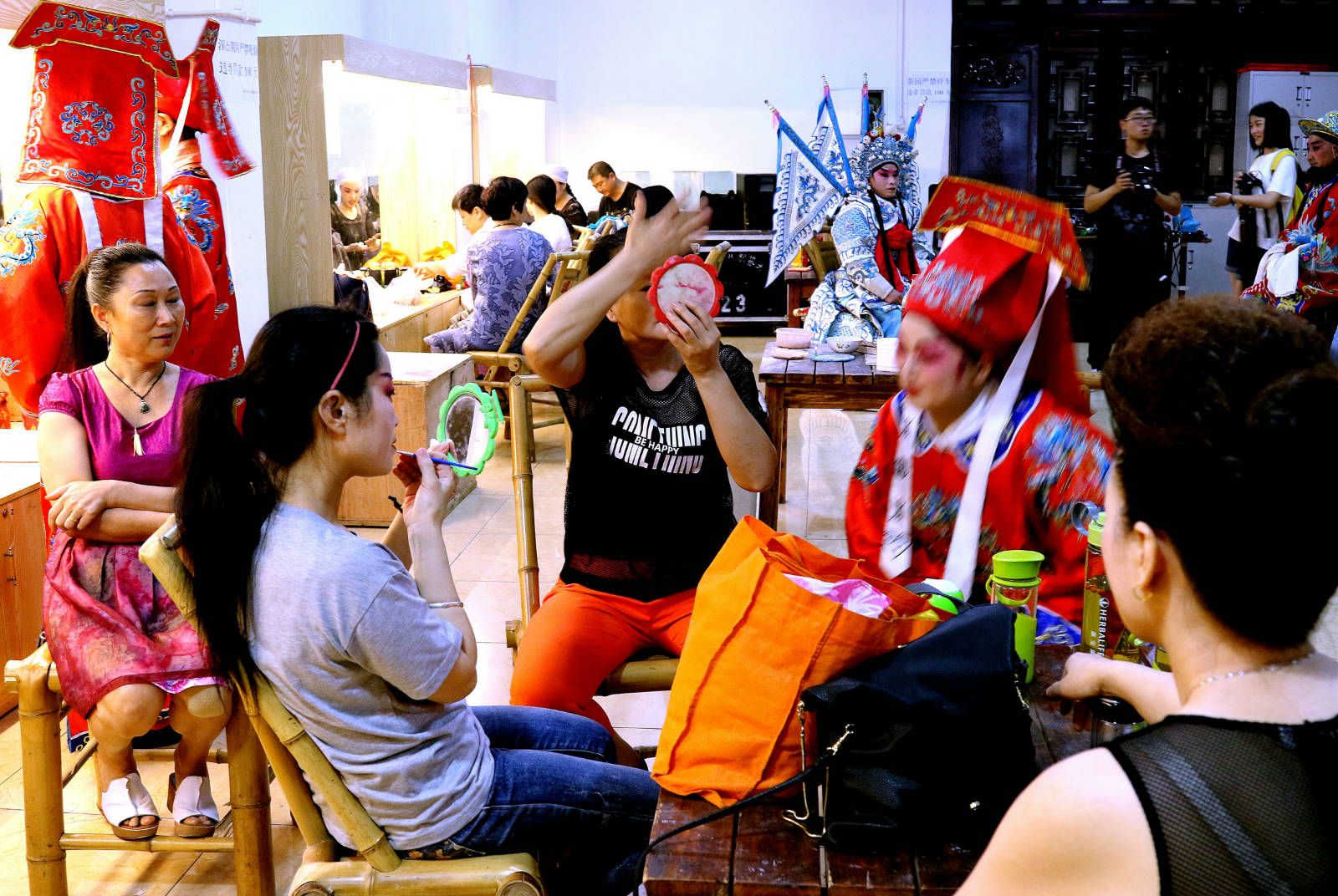 民中川剧台前幕后