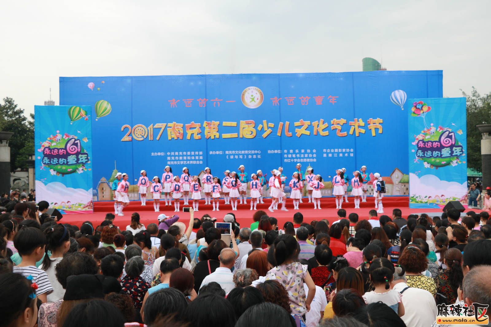 184322bazqgkgqnnx5scs1.jpg