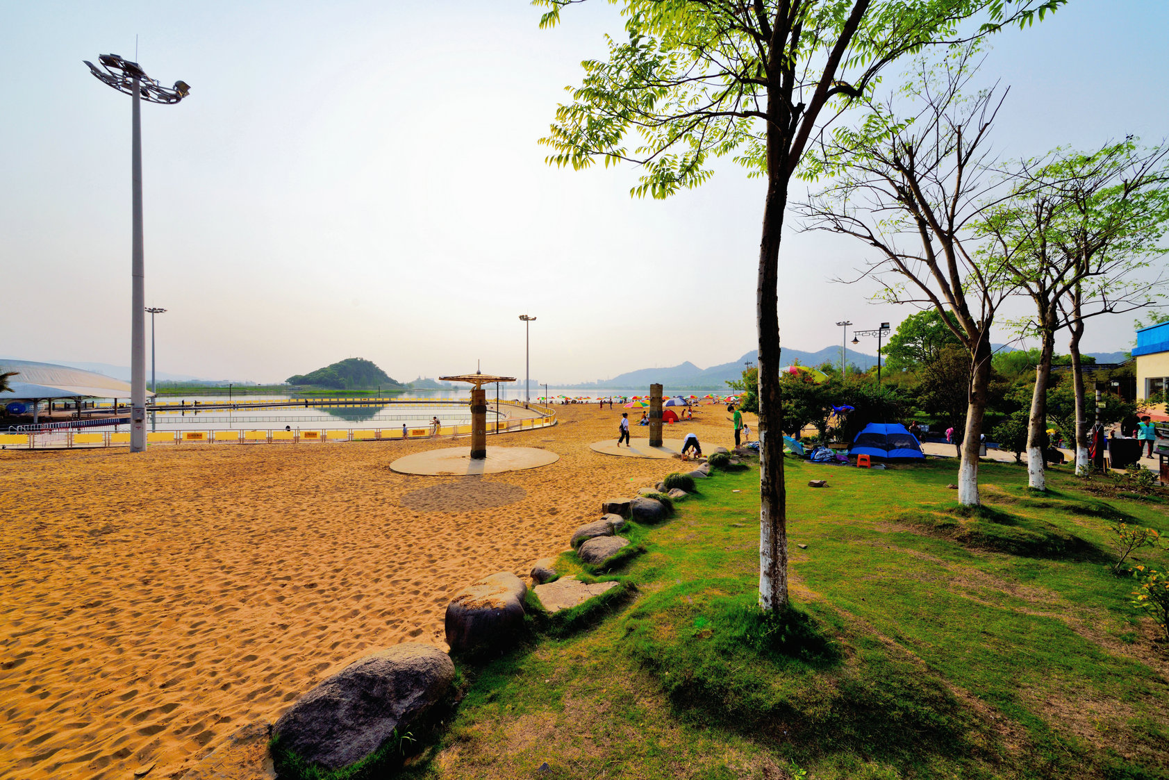 杭州之我色43-湘湖:沙滩无海浪 草原有高山