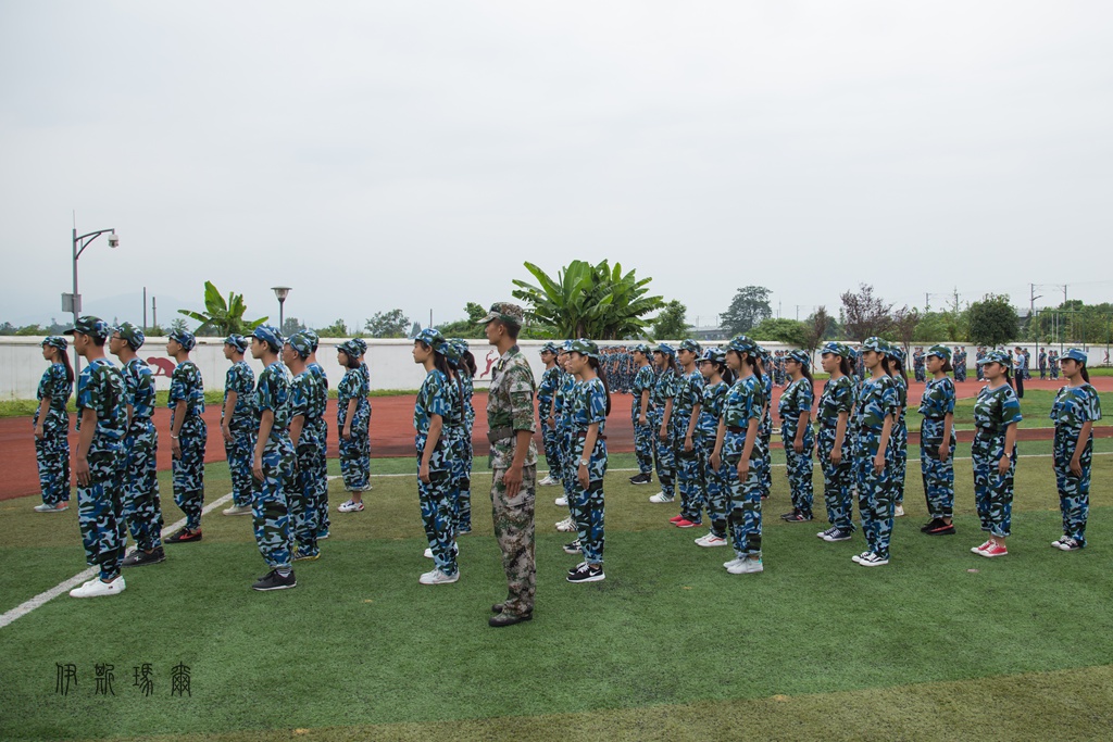 都江堰青城山中学图片