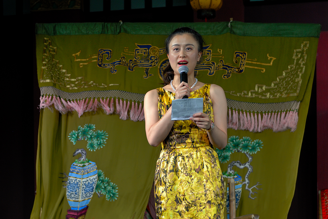 美女主持   刘茜 成都市川剧院演出 2017.09.23