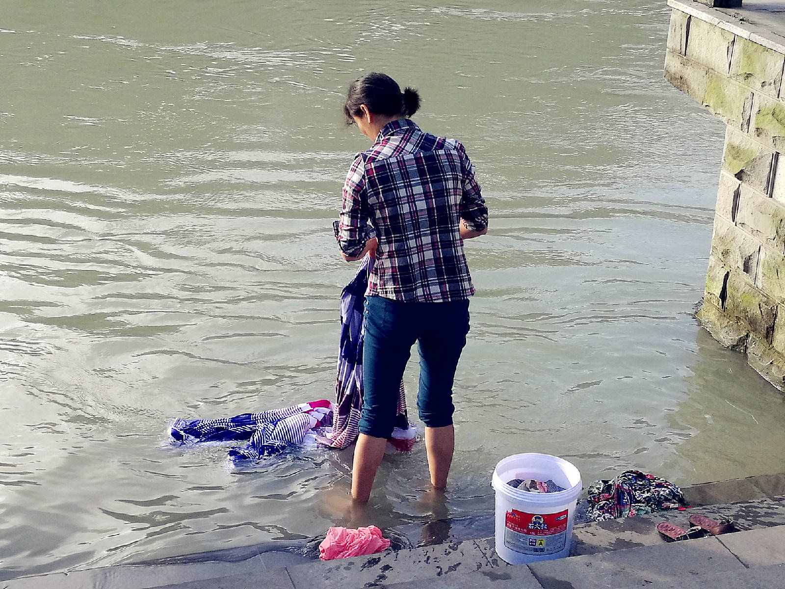 柏条河畔洗衣妇