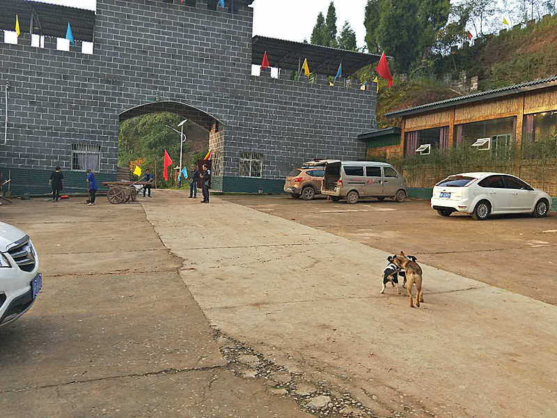 10月28日 顺庆区铜仁乡四方寨帐篷音乐节 嗨翻天 吃农村九大碗享受