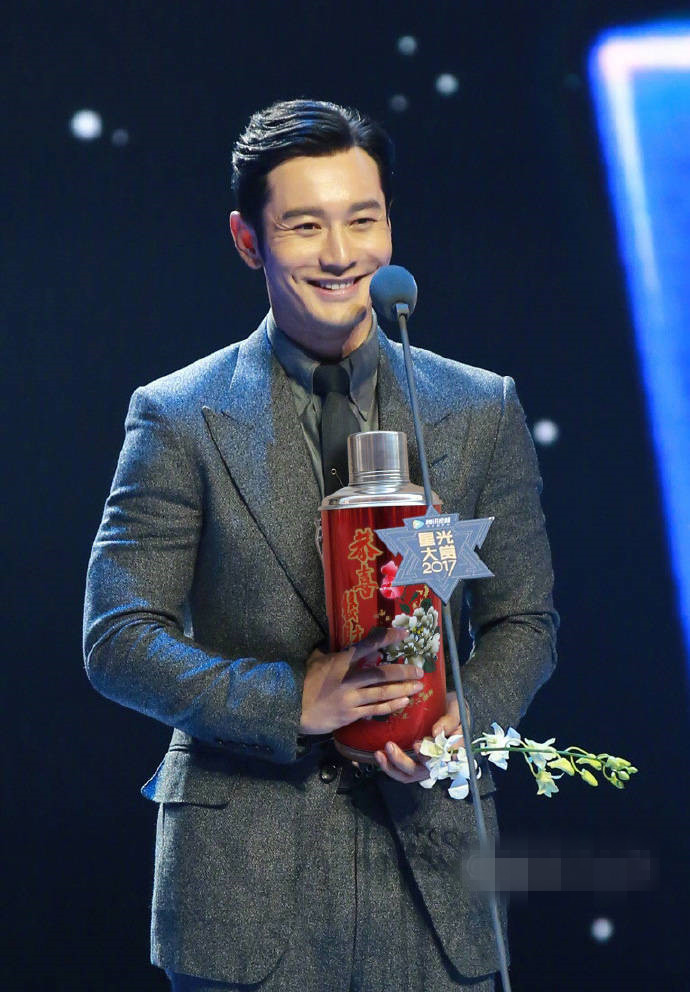 年底了,看看有哪些明星领奖了