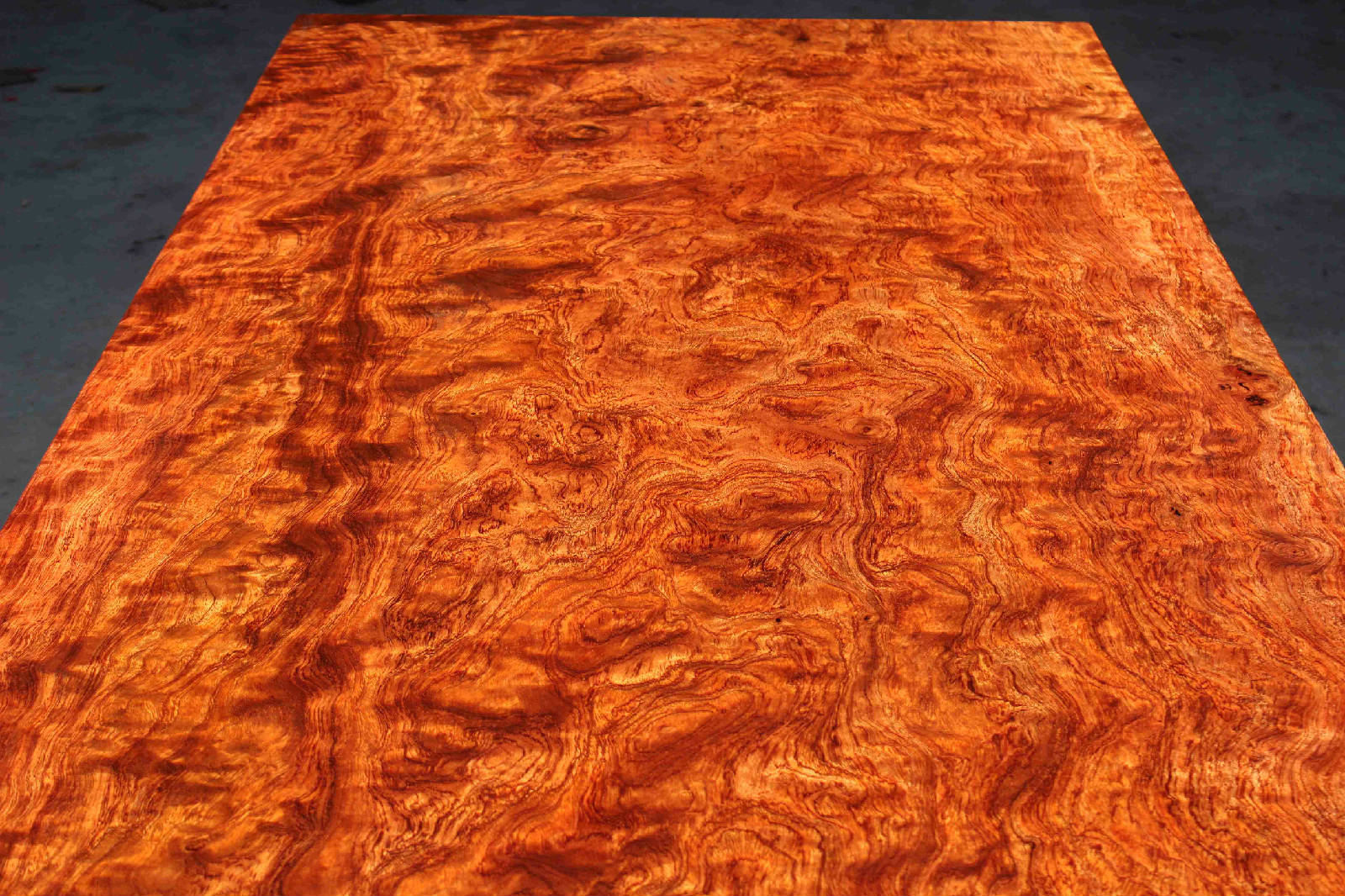 非洲加蓬原生态实木巴花大板