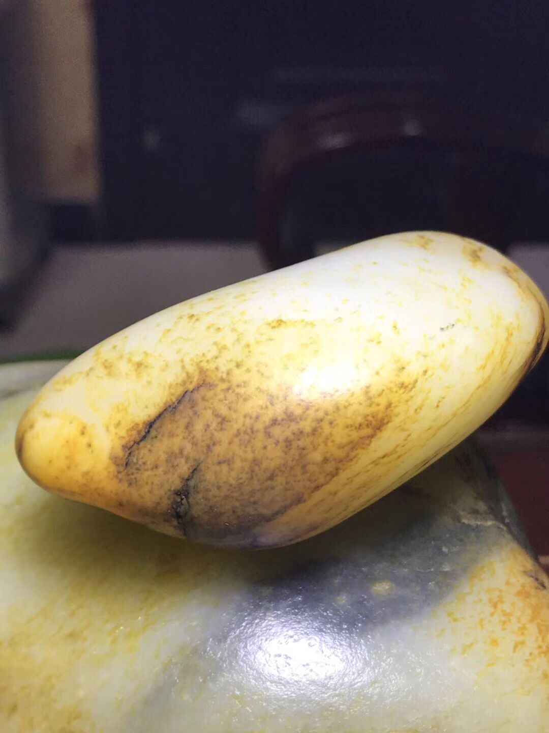 新疆和田玉金皮籽料原石