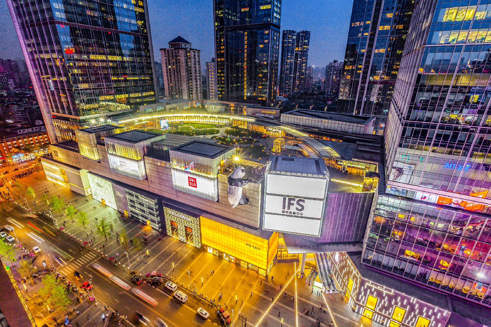 爬墙熊猫的夜�