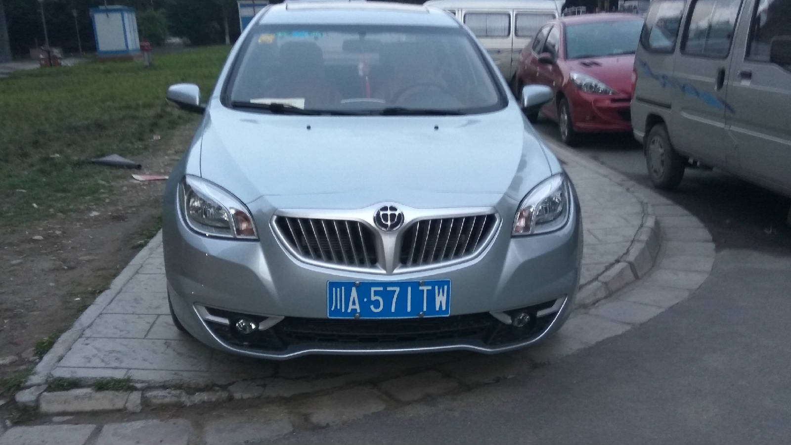 Υ��ͣ��·��