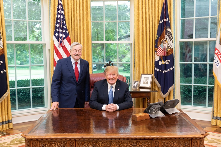 Ambassador-Branstad-Meets-with-President-Trump-in-the-Oval-Office-2018-2-1.jpg