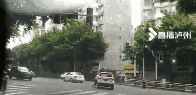 5de86cf76899811774cbaf245cbef714.gif