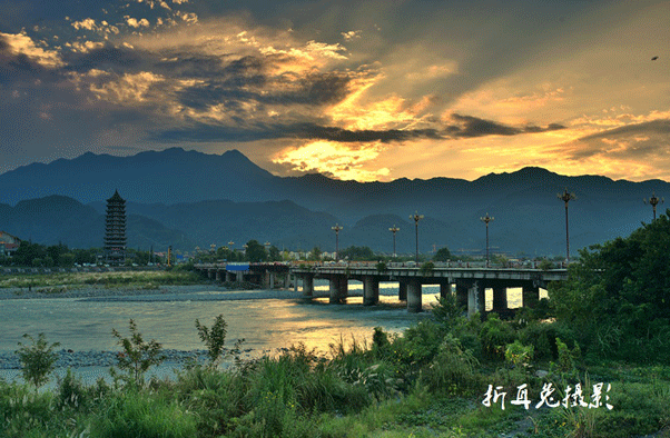 老青城桥晚霞3.gif