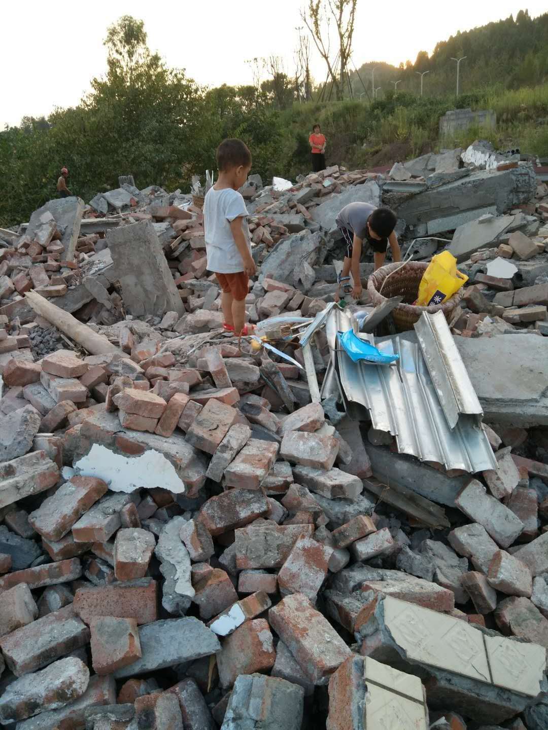 强拆图片11.jpg