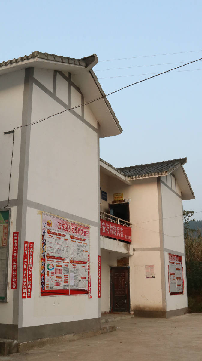 地处边远山乡的西充县莲池镇周武宫村的留守村民热切盼望能有文艺演出