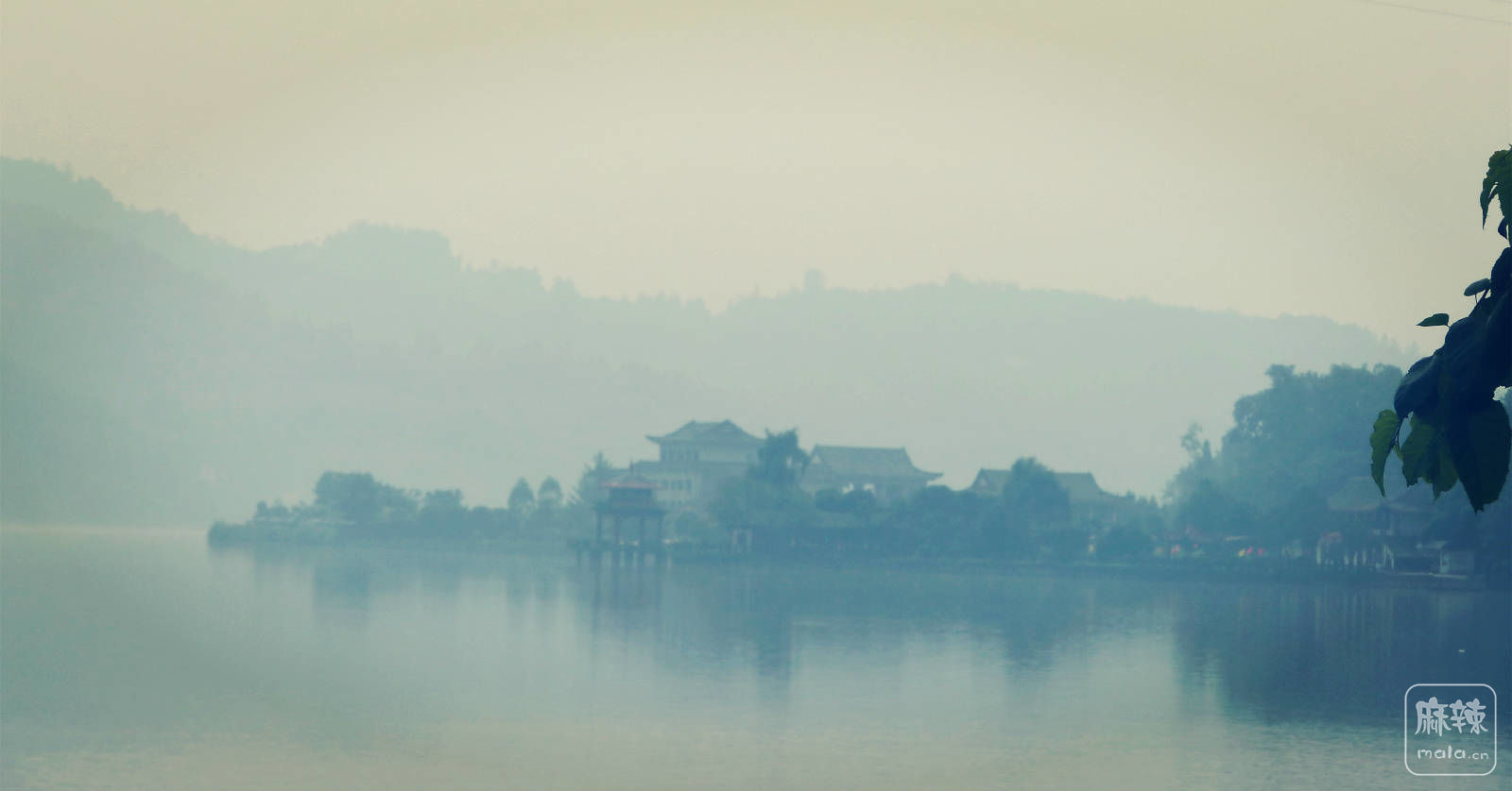 水墨山村.jpg