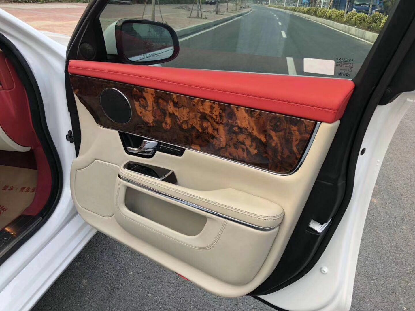 14�ݱ�XJL5.0T 9.jpg