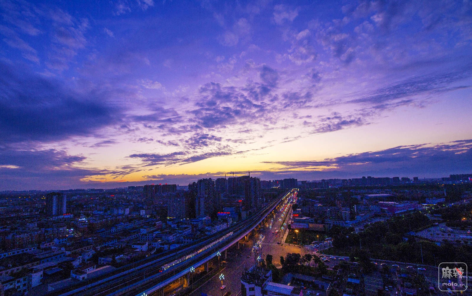 犀浦夜景图片