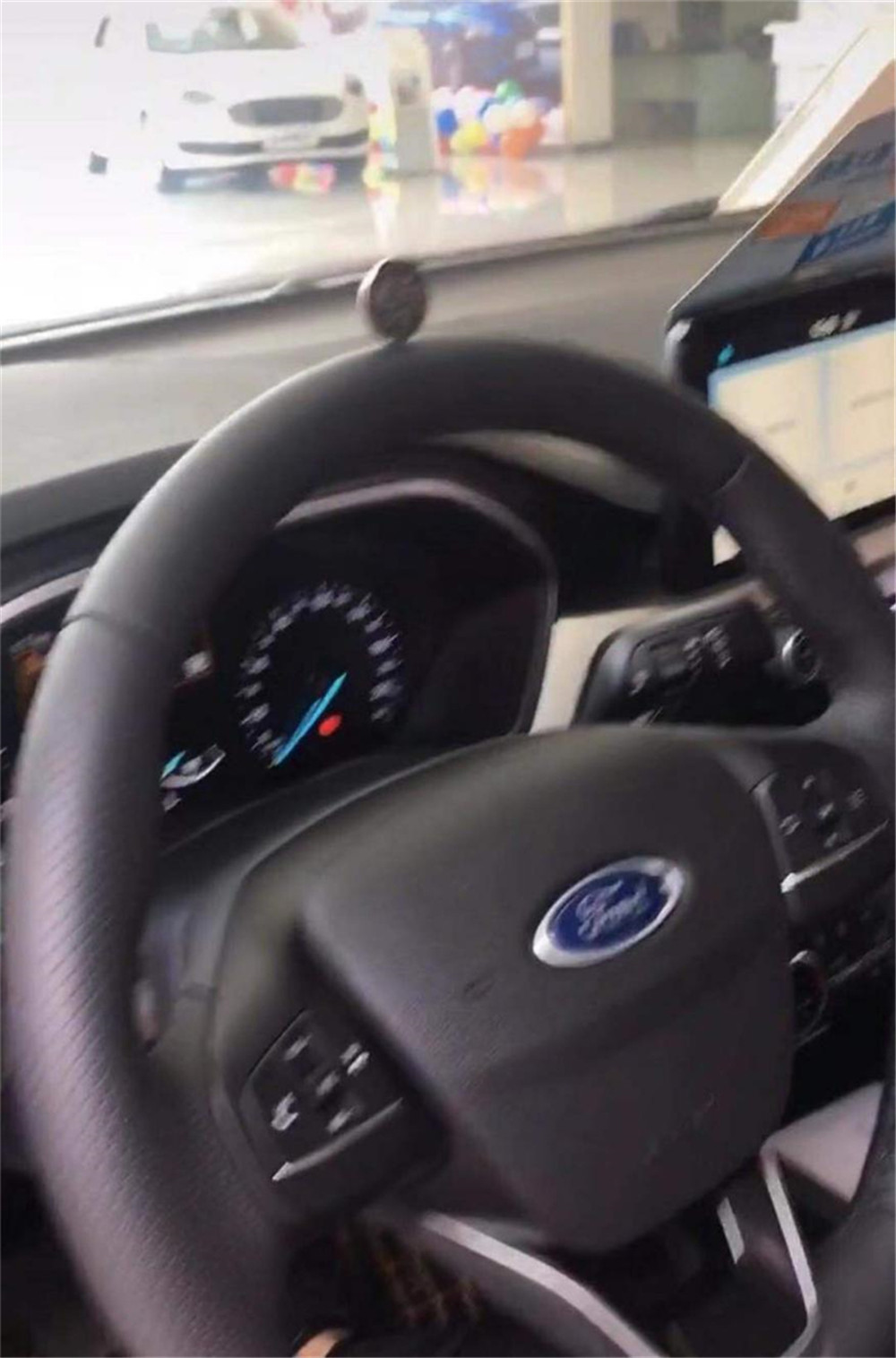 064449p5uuol606mqljs5l.jpg