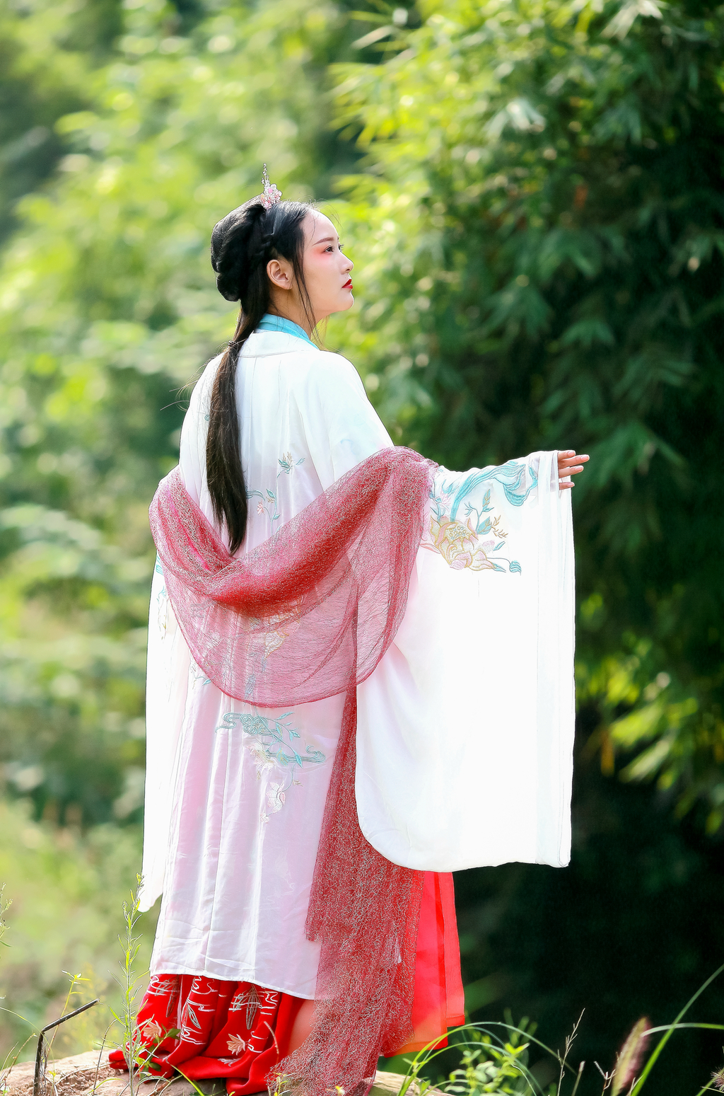 古装红裙美女拍摄