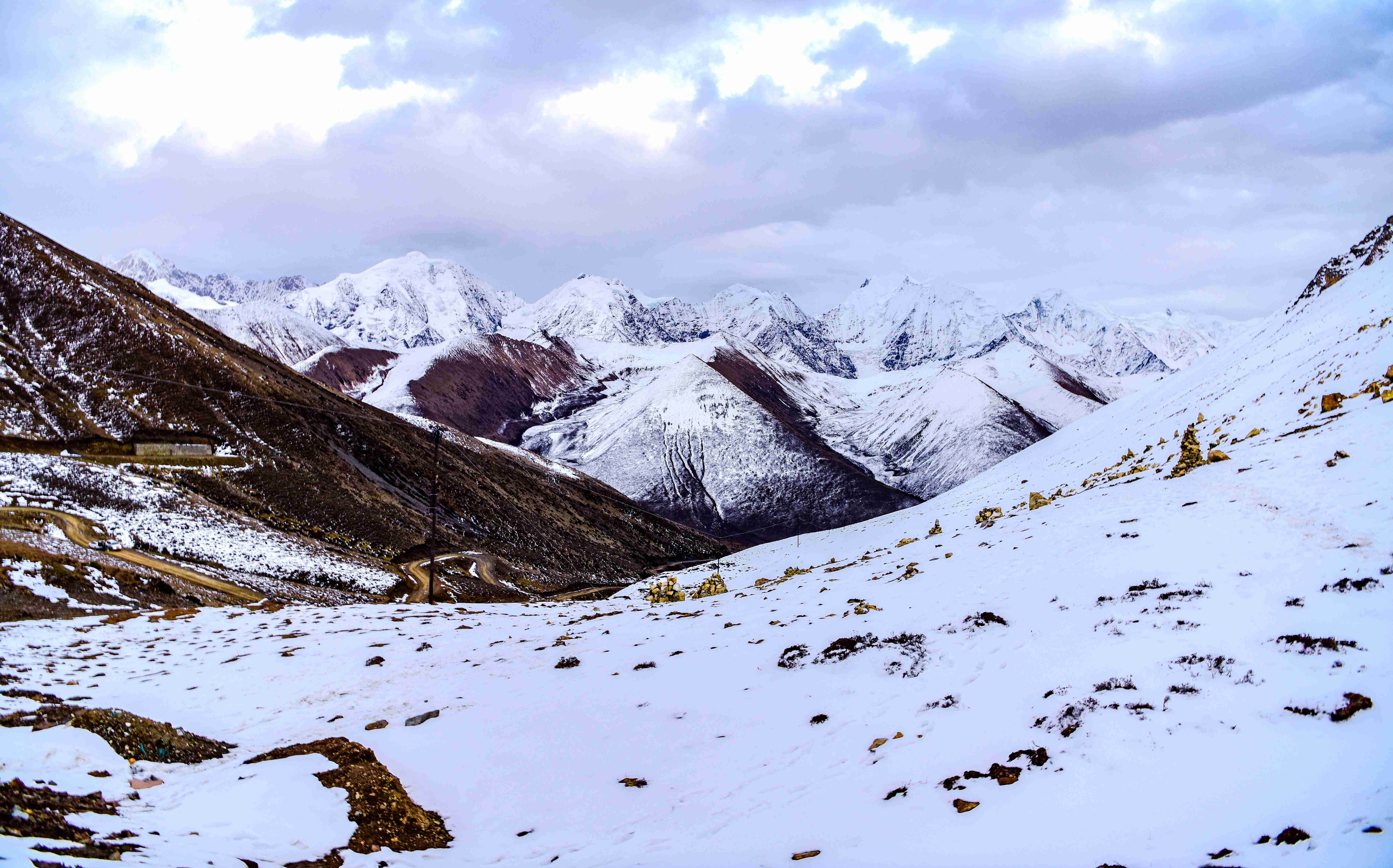 雅哈垭口望罢贡嘎群峰,又在塔公草原遥看亚拉雪山【已上麻辣首页】