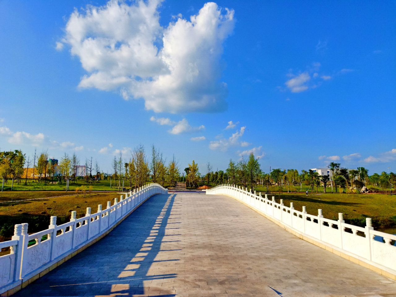 營山進士文化旅遊景區河畔與橋