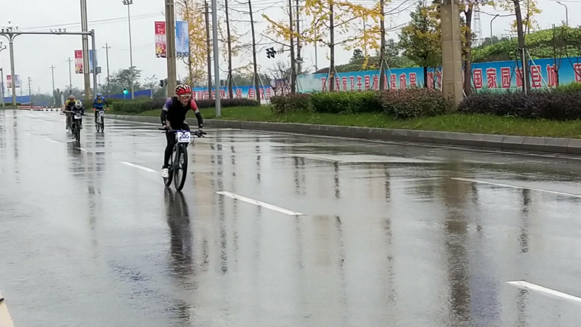 V91124-103239 1_Moment.jpg