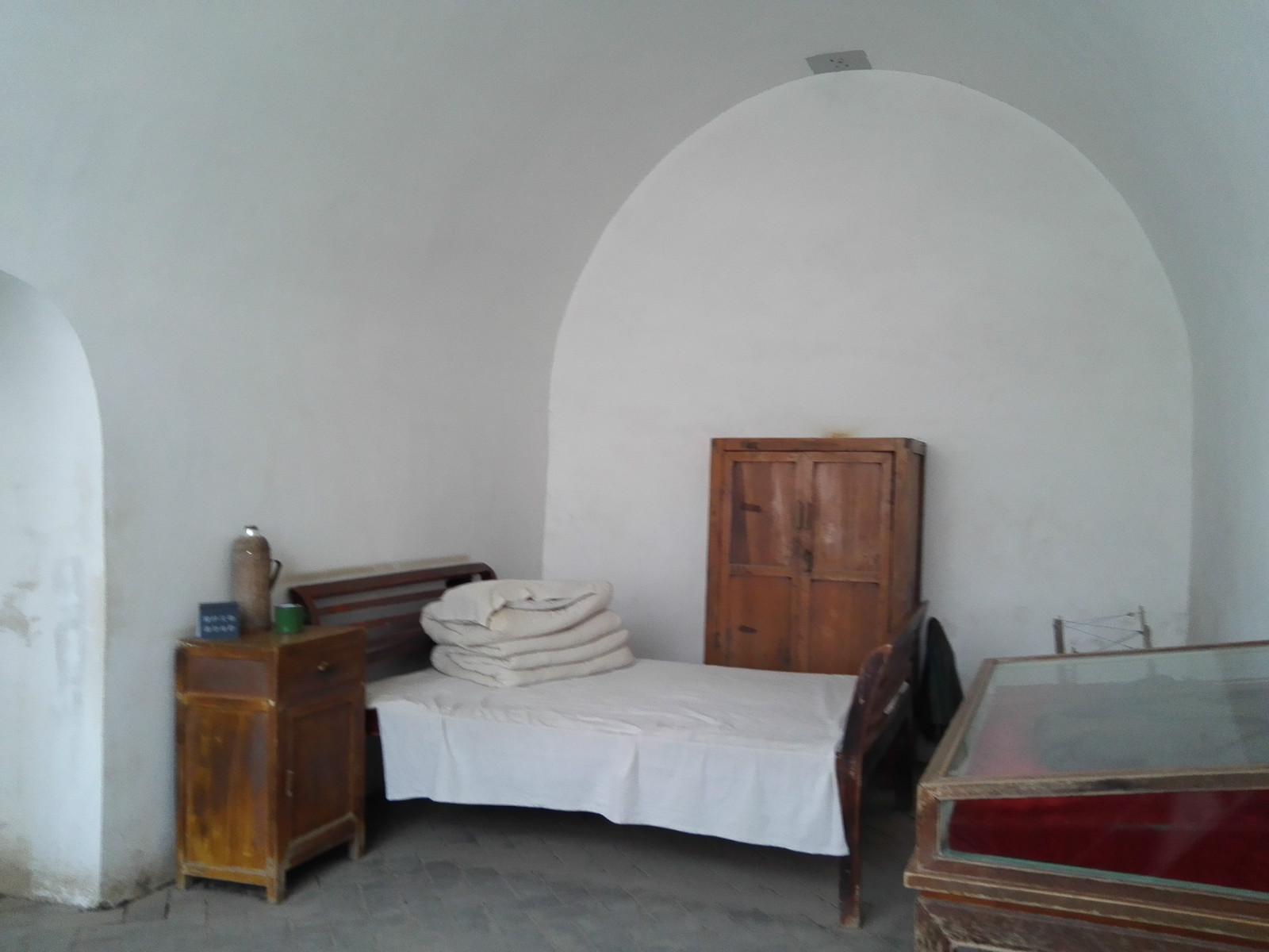 230304eg9992hw40uwna33.jpg