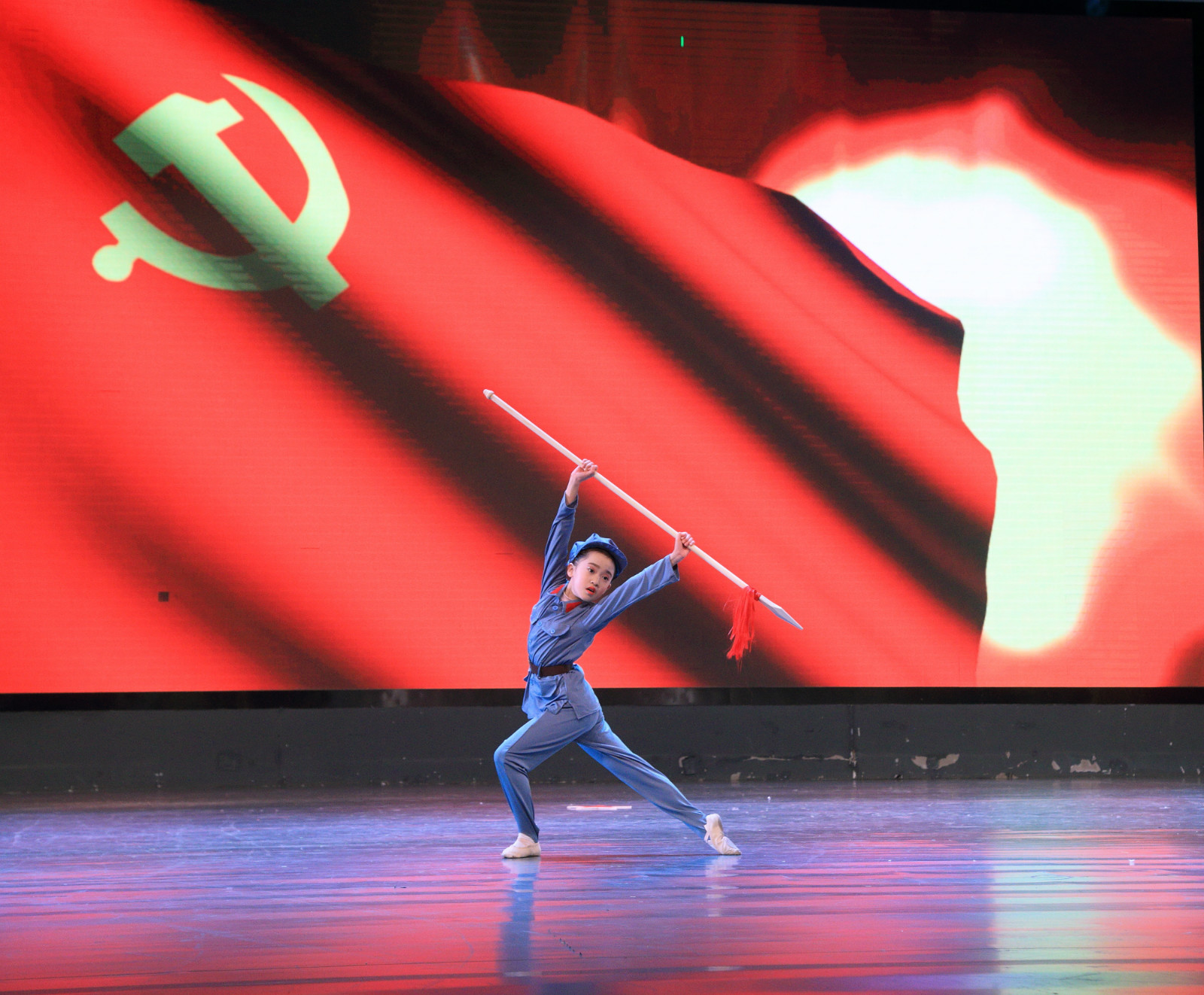 红军舞蹈动作造型图片