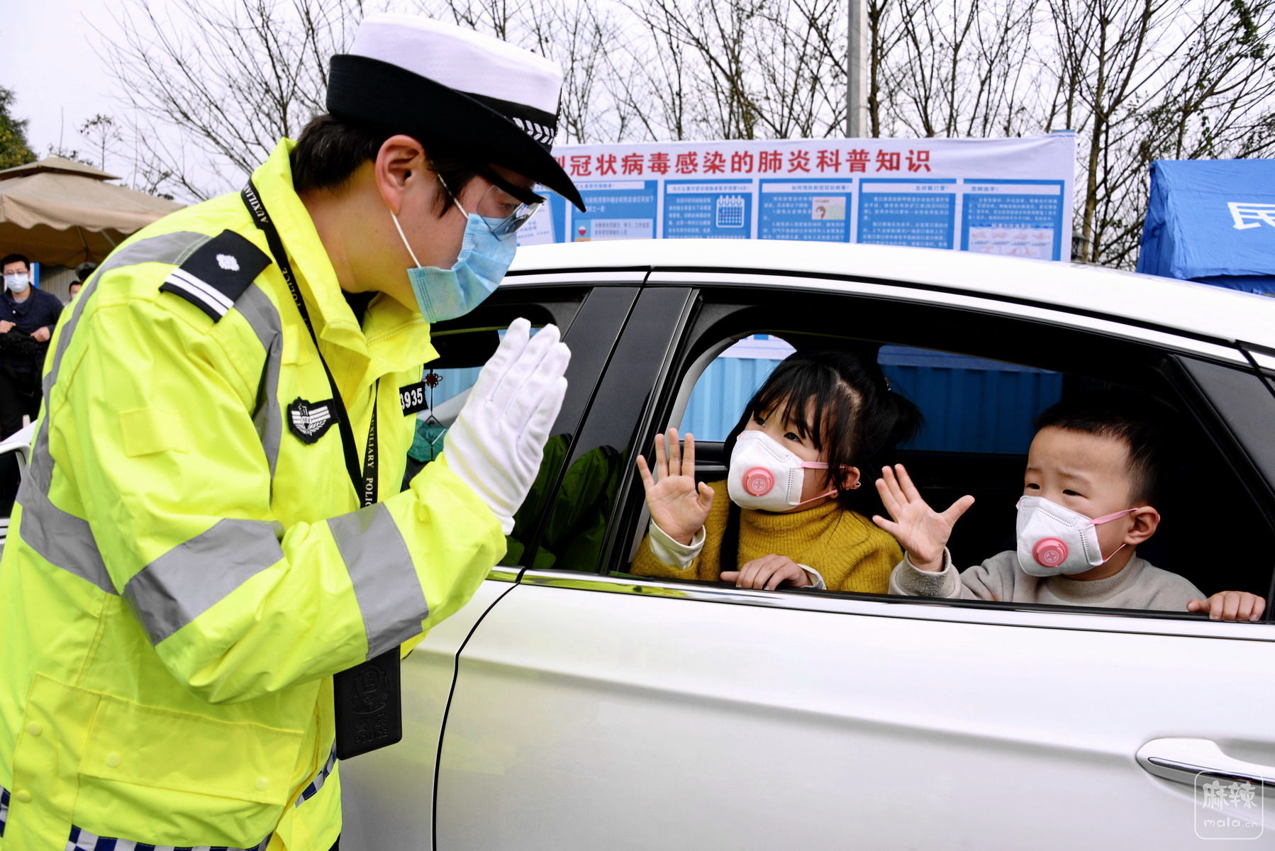 交警阿姨图片