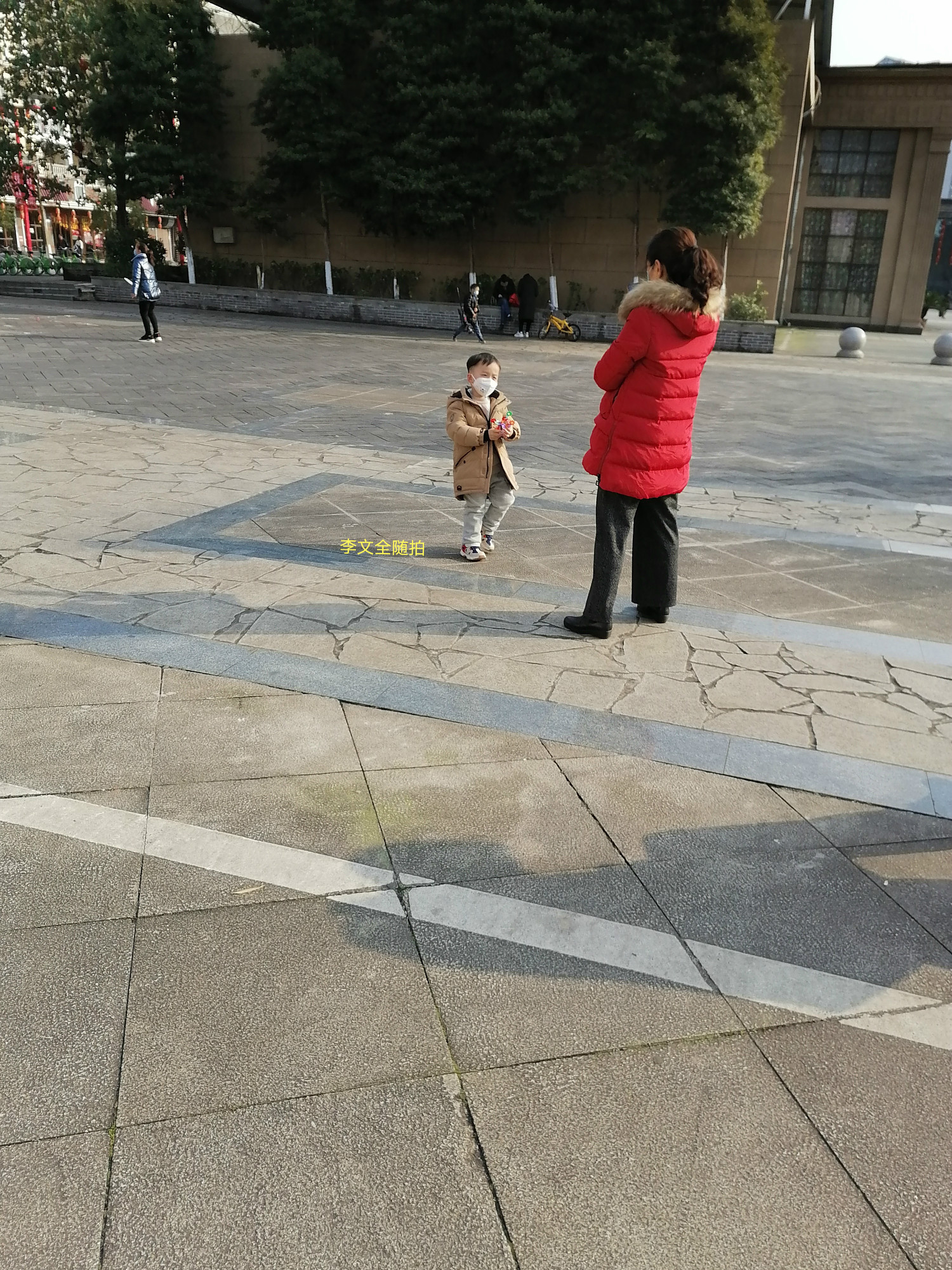 073834j6krh23x6e3sh606.jpg