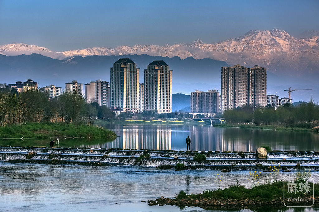 临邛-雪山下的小城-麻辣摄影-麻辣社区 四川第一网络社区 你的言论