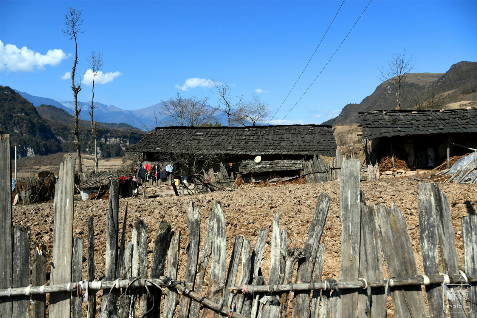 四川大凉山瓦伍村图片