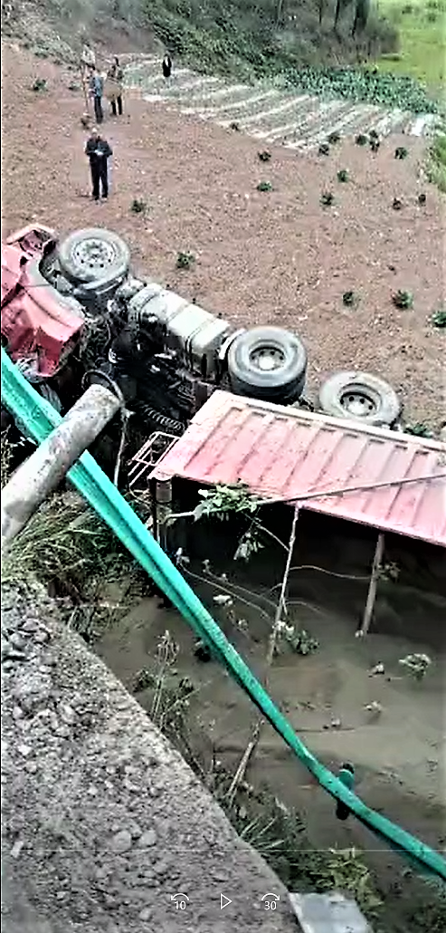 001540tktfyn98ytk88jzs.jpg