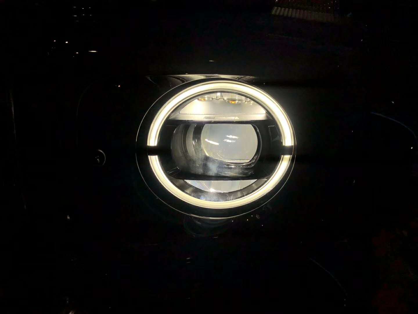 20款奔驰g500改装几何多光束熏黑大灯