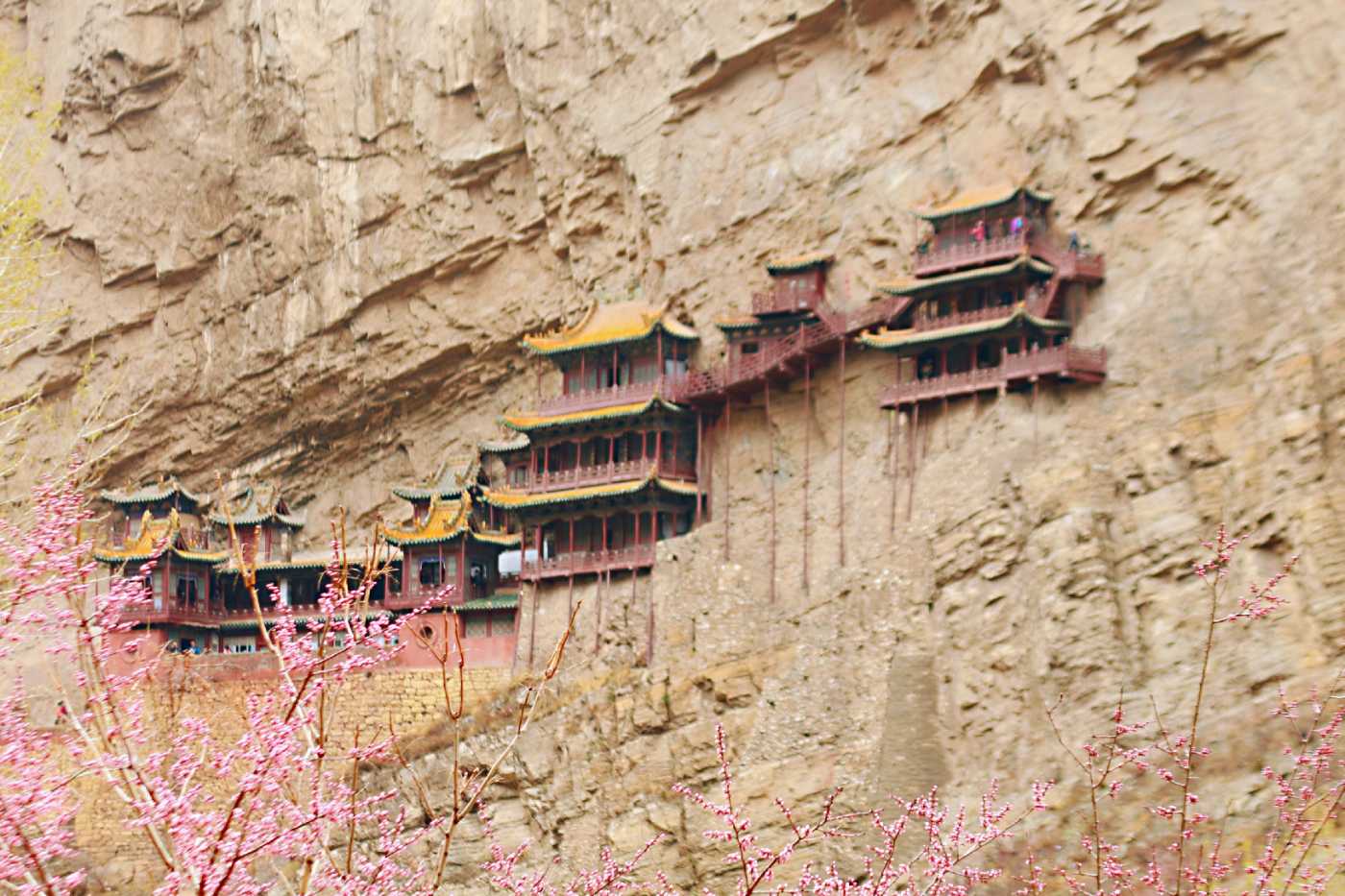 【携程攻略】浑源悬空寺景点,悬空寺位于大同市浑源县恒山金龙峡西侧翠屏峰的峭壁间，以如临深渊的…