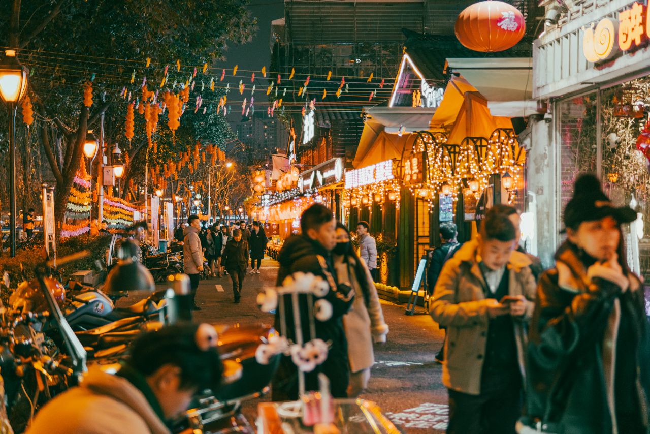 夜幕下的九眼桥酒吧一条街-麻辣摄影-麻辣社区