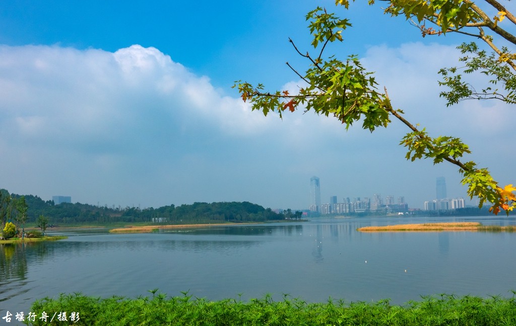 美麟湖畔风景图片