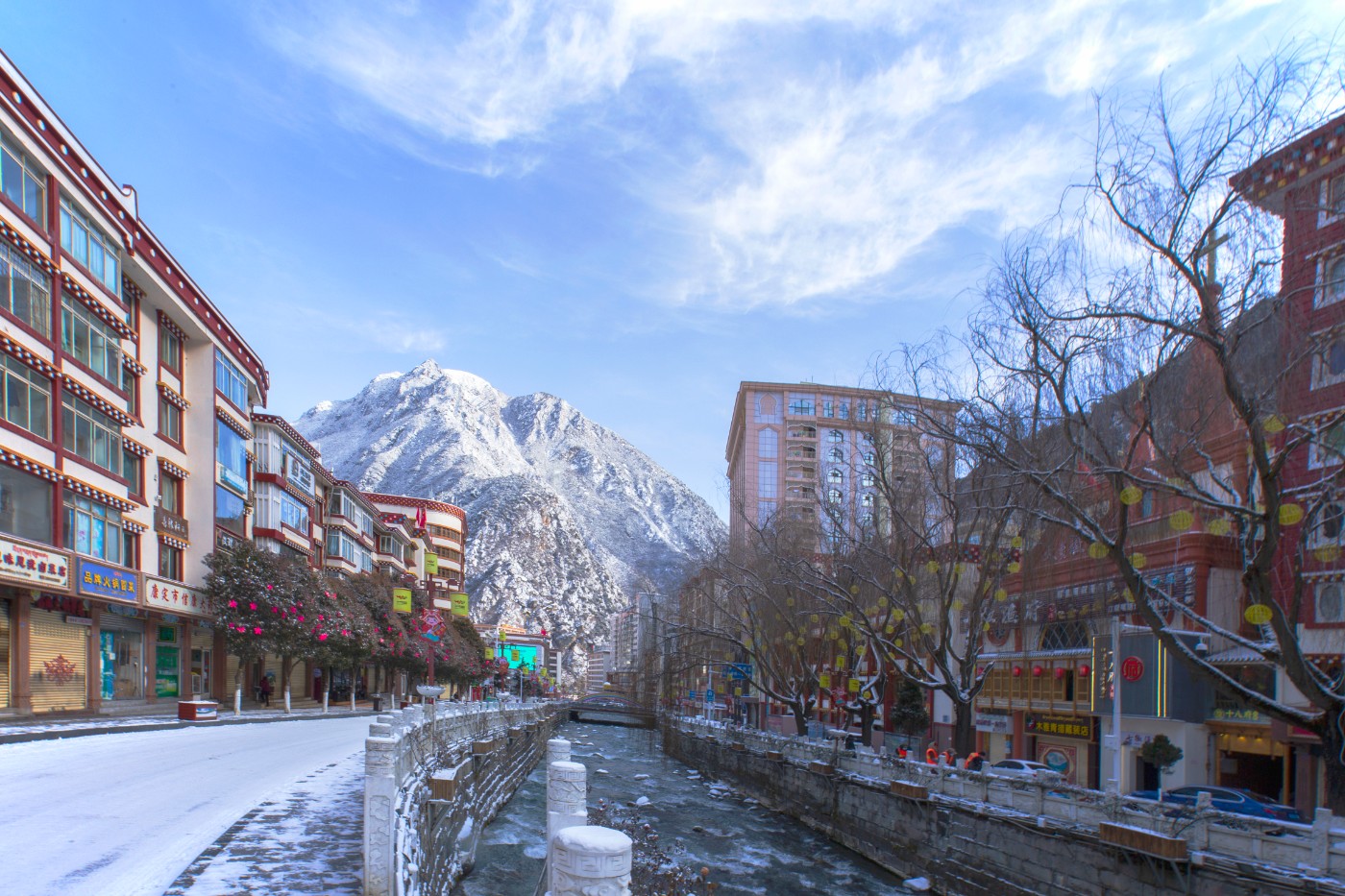 康定雪景图片图片